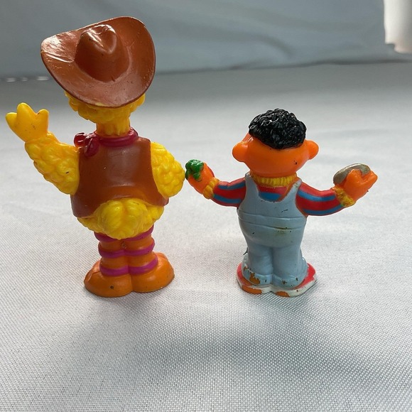 Vintage Sesame Street Muppets SET Cowboy Big Bird AND Ernie Holding Vegetables - Picture 2 of 4